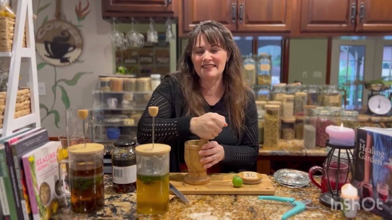 Making Tea With Fresh White Pine Needles- DIY