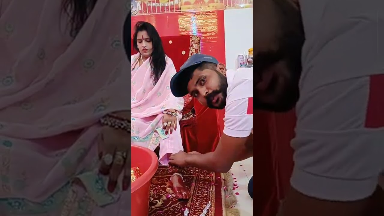 maa k huy bachan pure . maa ne kheelaya  Ludhiana m ik or laal .
