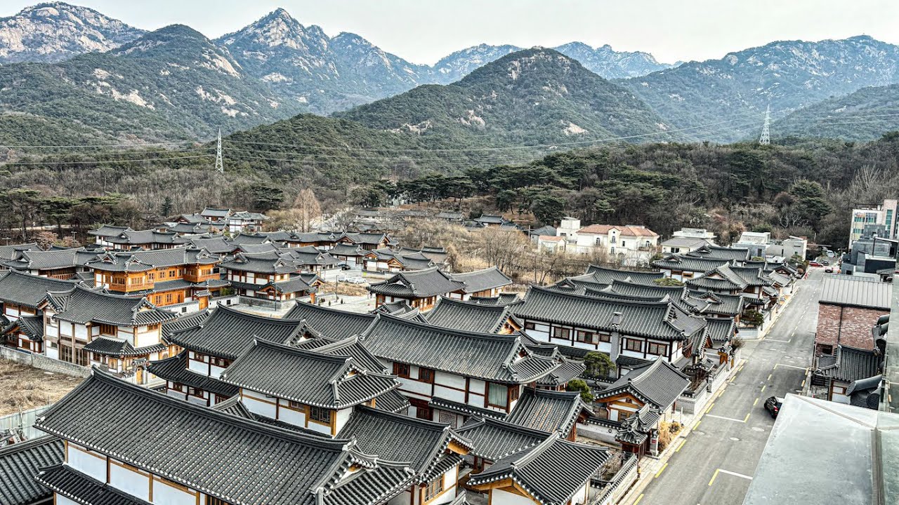 🇰🇷360&deg;Seoul: Eunpyeong Hanok Maeul from 6F of 1 in 1 jan cafe 韓國 首爾 從一人一杯的六樓眺望恩平韓屋村&nbsp;1인1잔은에서은평한옥마을보기