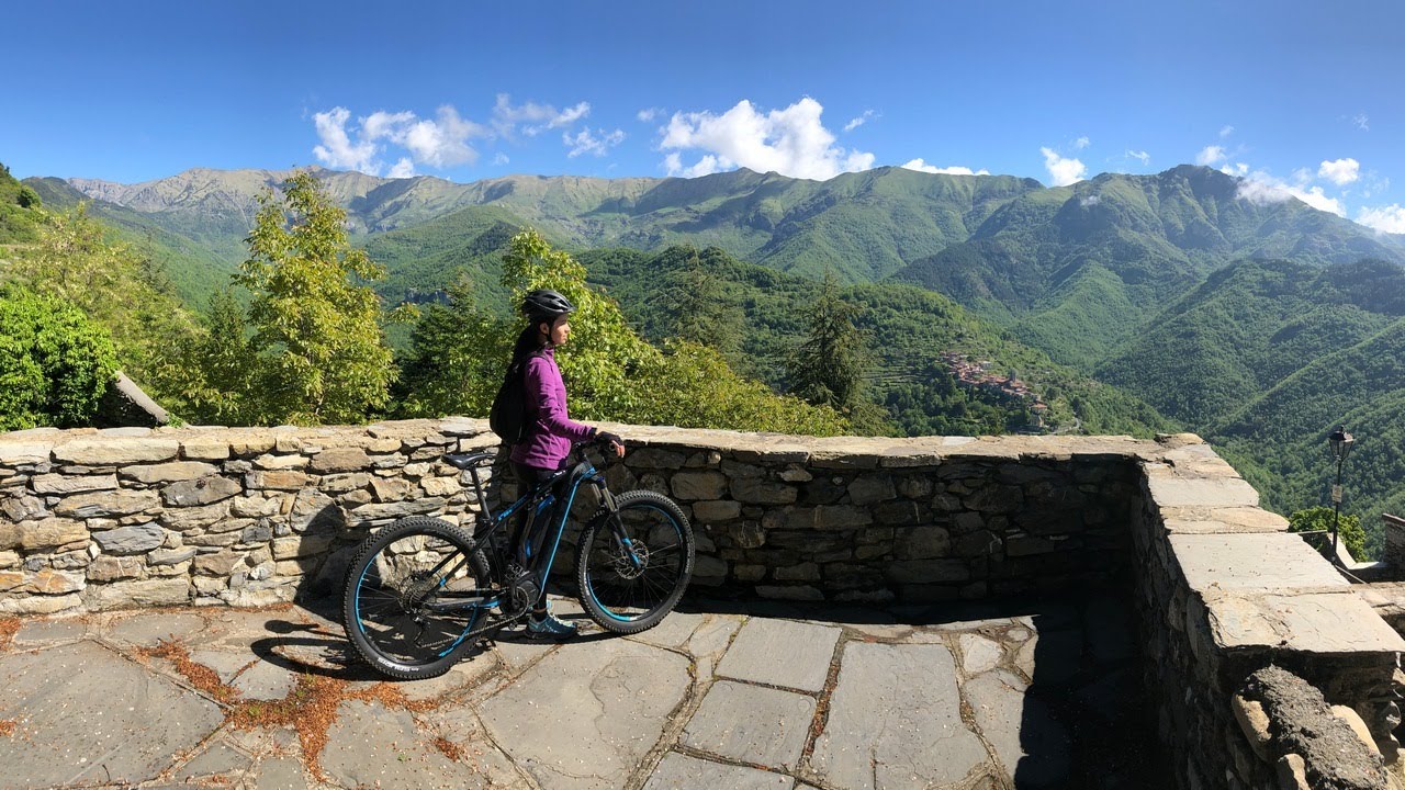 Triora, il paese delle streghe. In bici nel Parco delle Alpi Liguri