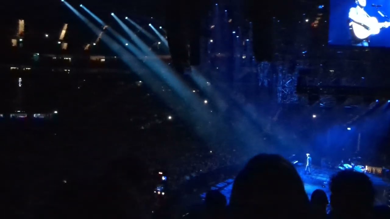White Blank Page - Mumford & Sons - O2 Arena London UK 11 December 2025 
