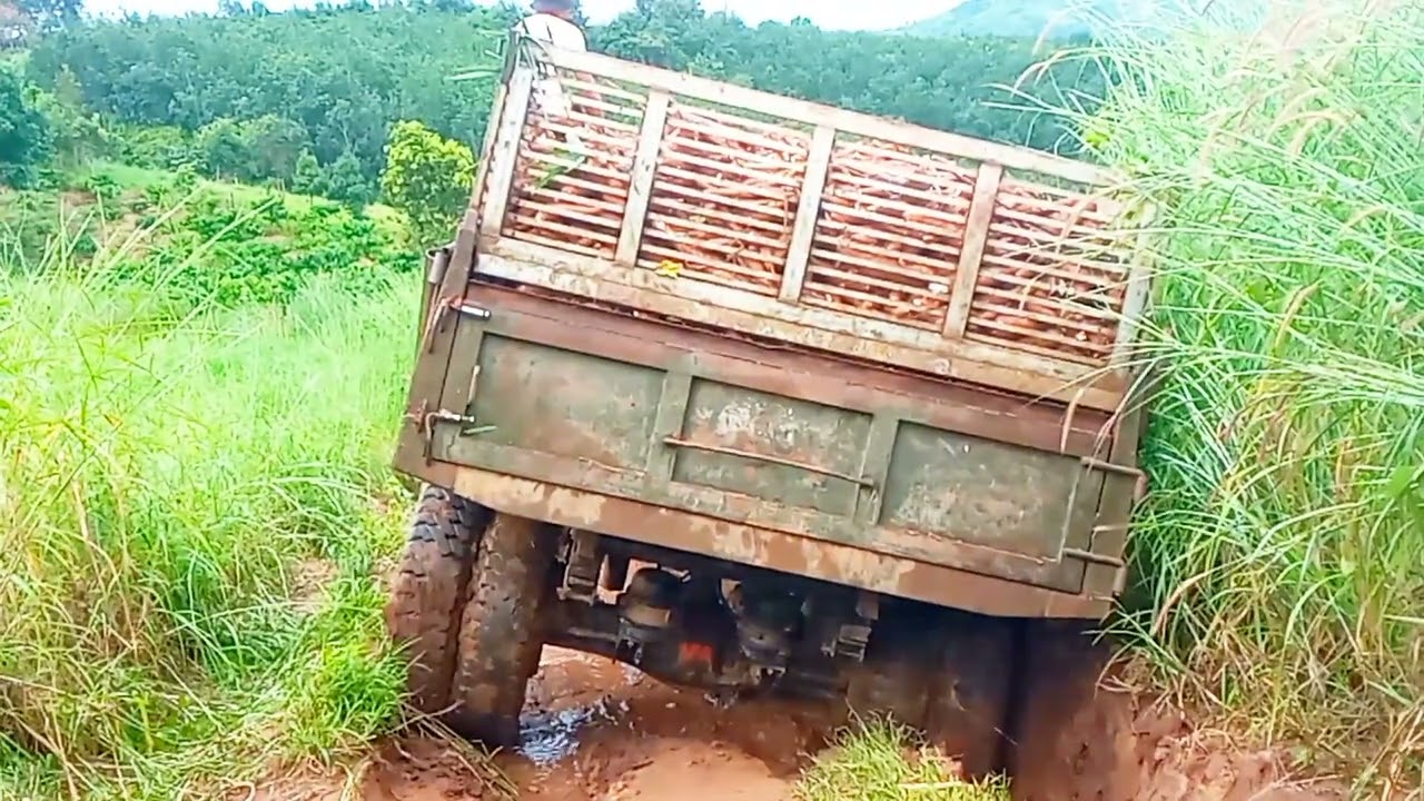 MÁY CÀY ISEKI 8020 CHỞ MÌ TRƠN TRƯỢT| QUÁ NGuy HIỂN|BỊ LÚN Quá sâu & CÁI KẾT