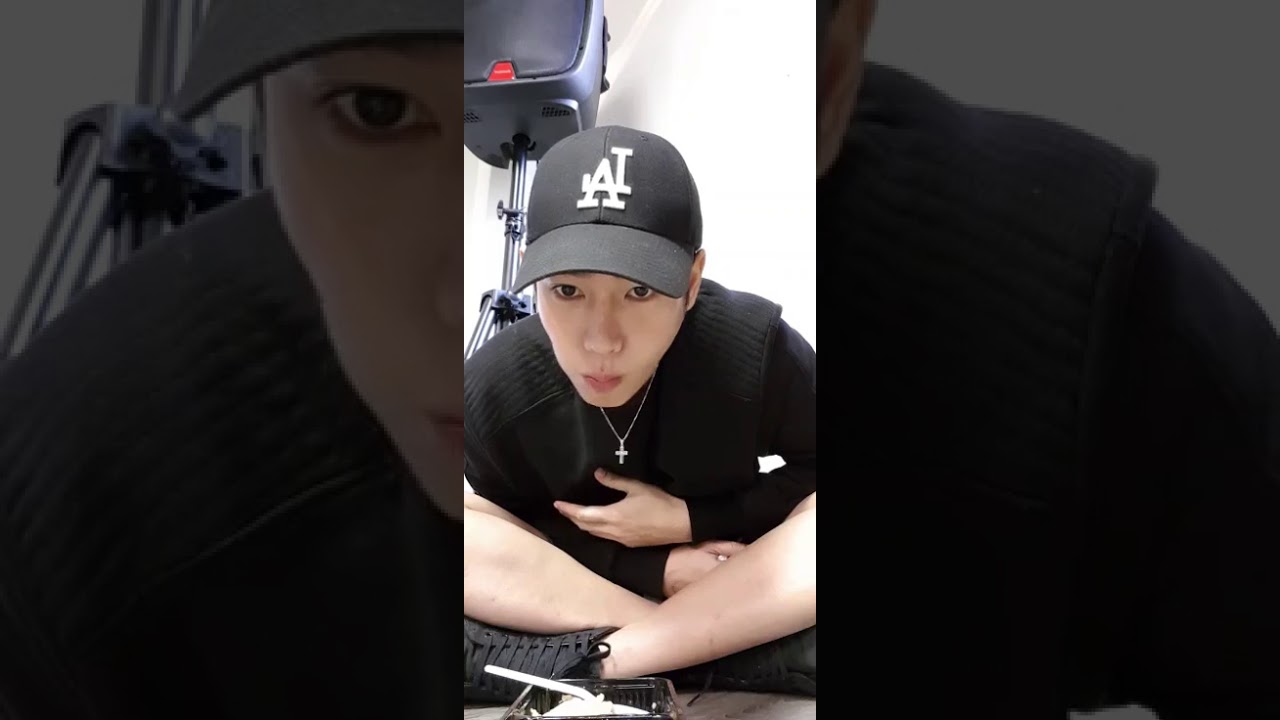 [110917]เฮีย#เป๊กผลิตโชค Live รีวิวอาหาร(แบบหกเลอะ) และการมาร์คหน้า 555