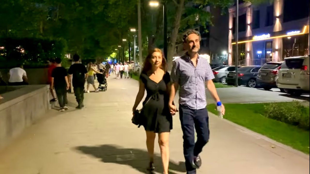 Лето на улицах Еревана . Summer fashion in Yerevan.