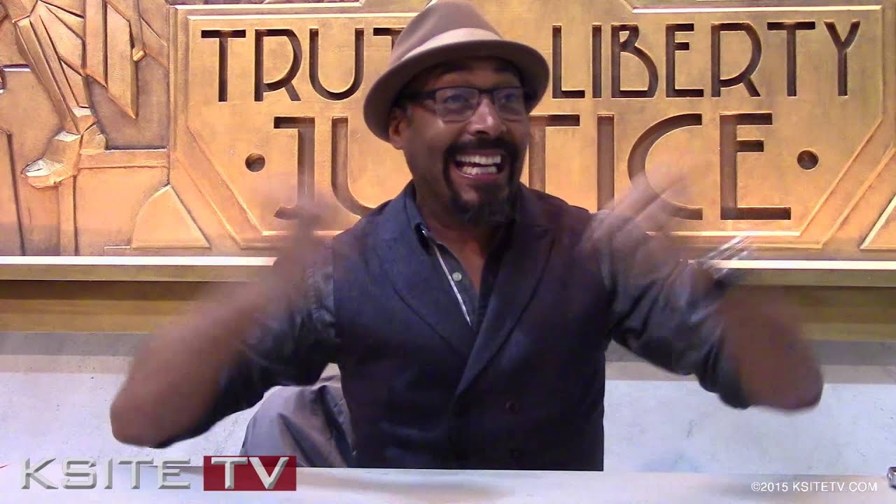 The Flash on Set: Jesse L. Martin