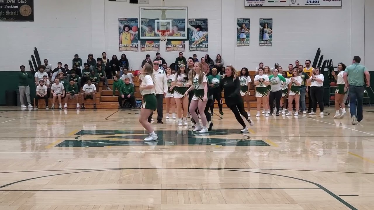 Malden Basketball Homecoming Teacher and Cheerleader TikTok