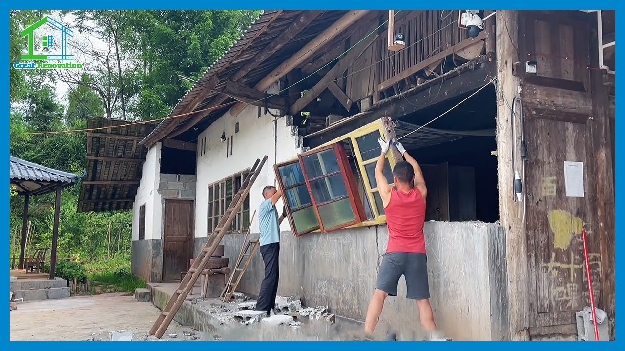 Разведясь с женой, молодой человек и его отец начали проект ремонта старого дома.