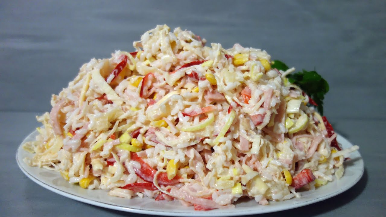 Sałatka Królewska - fantastyczna propozycja lunchu do pracy lub sałatki na imprezę