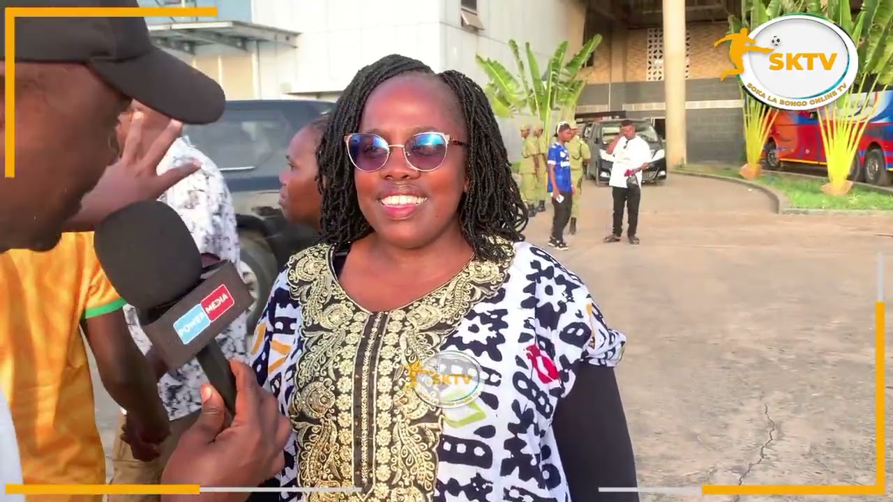 LILIAN MCHAMBUZI WA AZAM TV AMTETEA KOCHA STIVE BARKER/AWALAWAUMU WACHEZAJI WAKONGWE