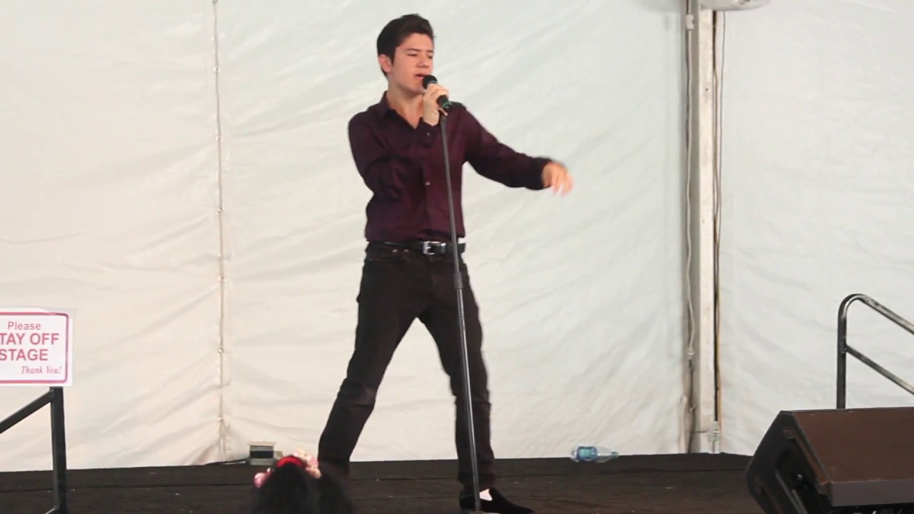 Moses Snow sings 'Don't Be Cruel' Elvis Week 2017