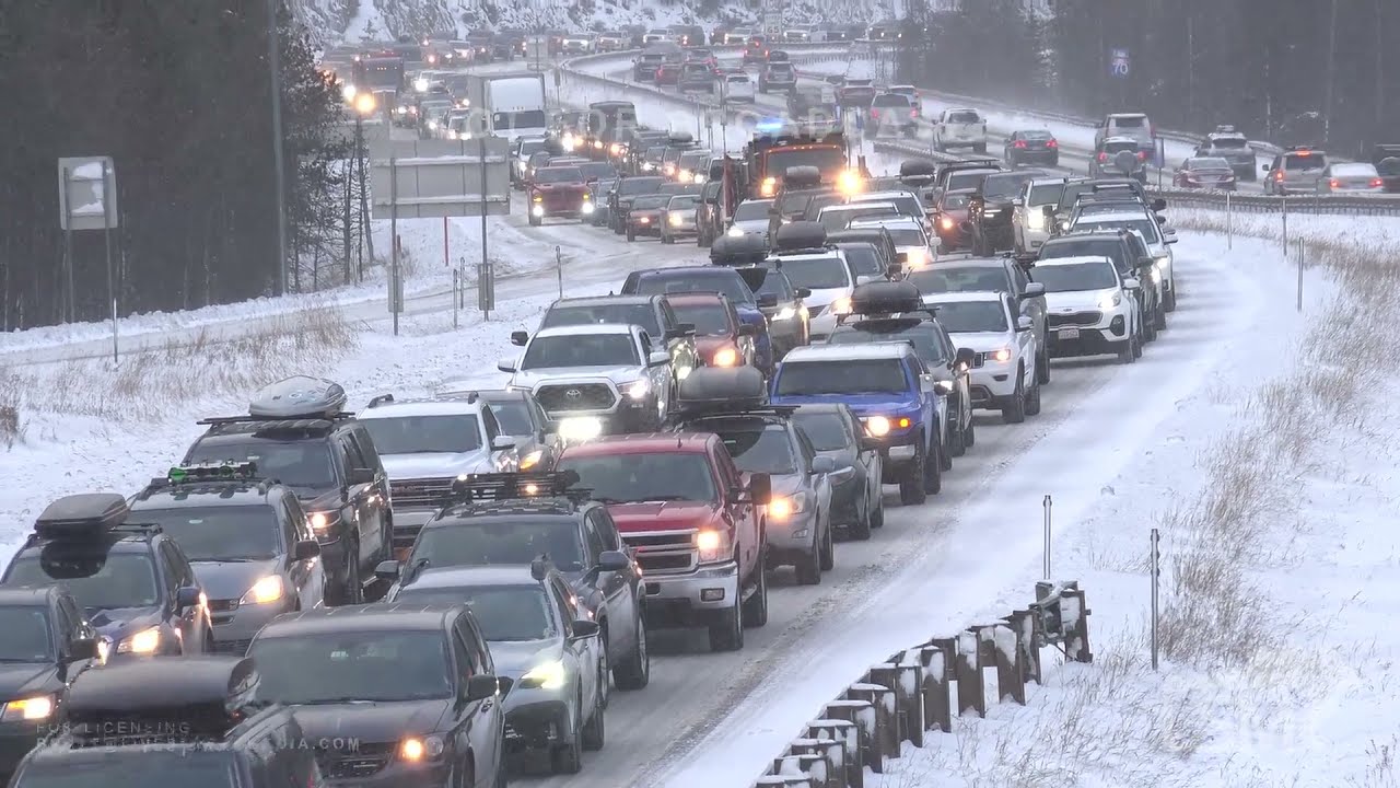 12-26-2021 Georgetown, CO Heavy Snow-Multiple Passes Shutdown-Hundreds Stranded-Cars stuck in Snow