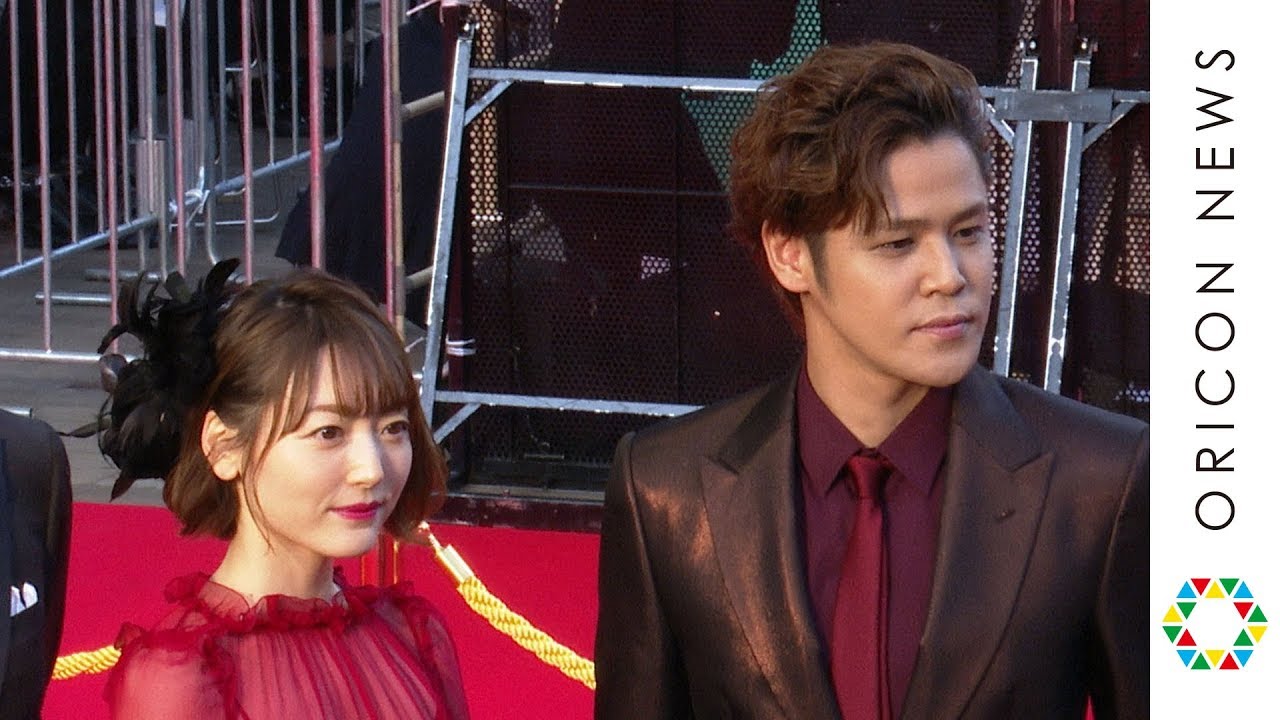 宮野真守、ファンを魅了するスーツ姿披露！花澤香菜、ファンも唸る艶やかなシースルードレス！　間宮祥太朗、距離感を感じさせないファンとの交流を演出『第32回東京国際映画祭』