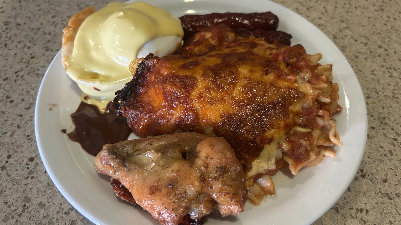 Sunday Brunch at Houston's Pizza Albert St Regina!