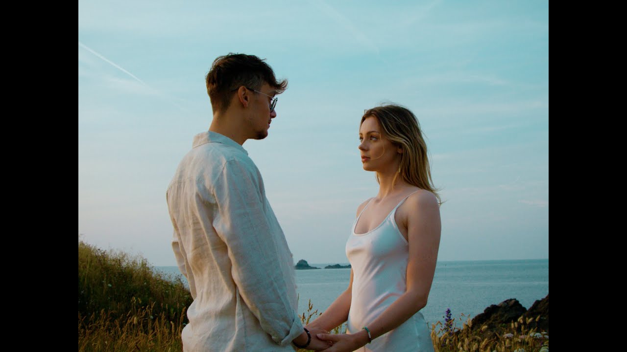 Younsss feat. Candice - Au bout du monde (Clip Officiel)