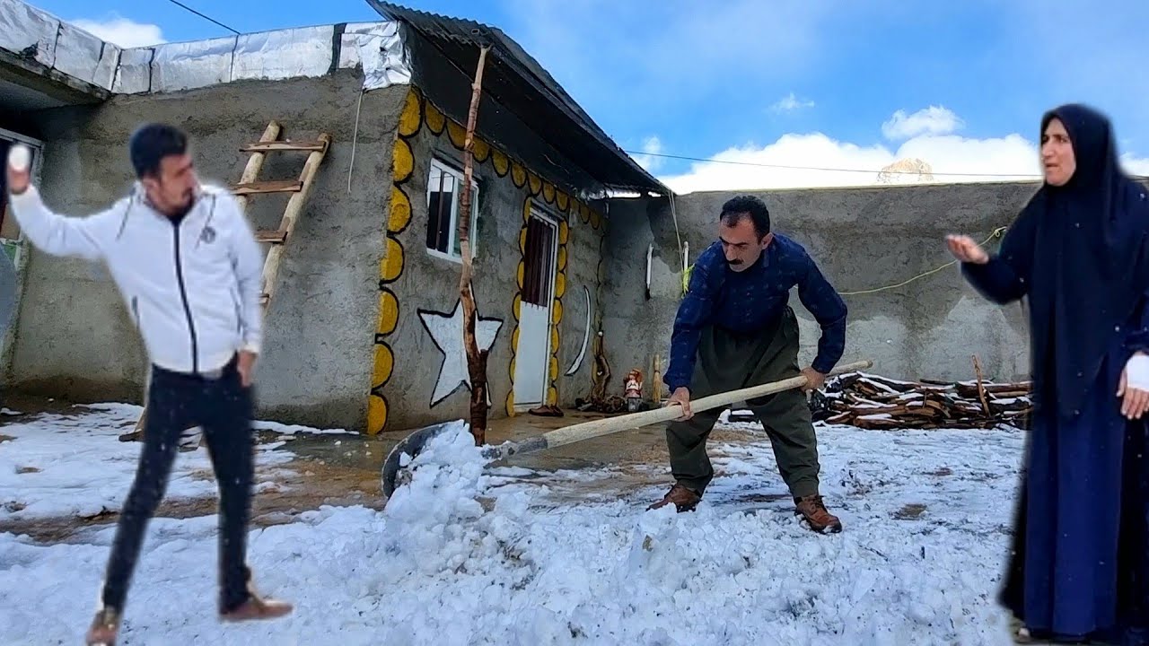 Abbas meets Zainab and returns Shakil's bank card on a snowy day