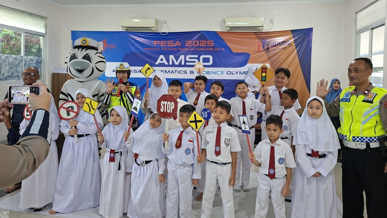 POLICE GOES TO SCHOOL SKY 7