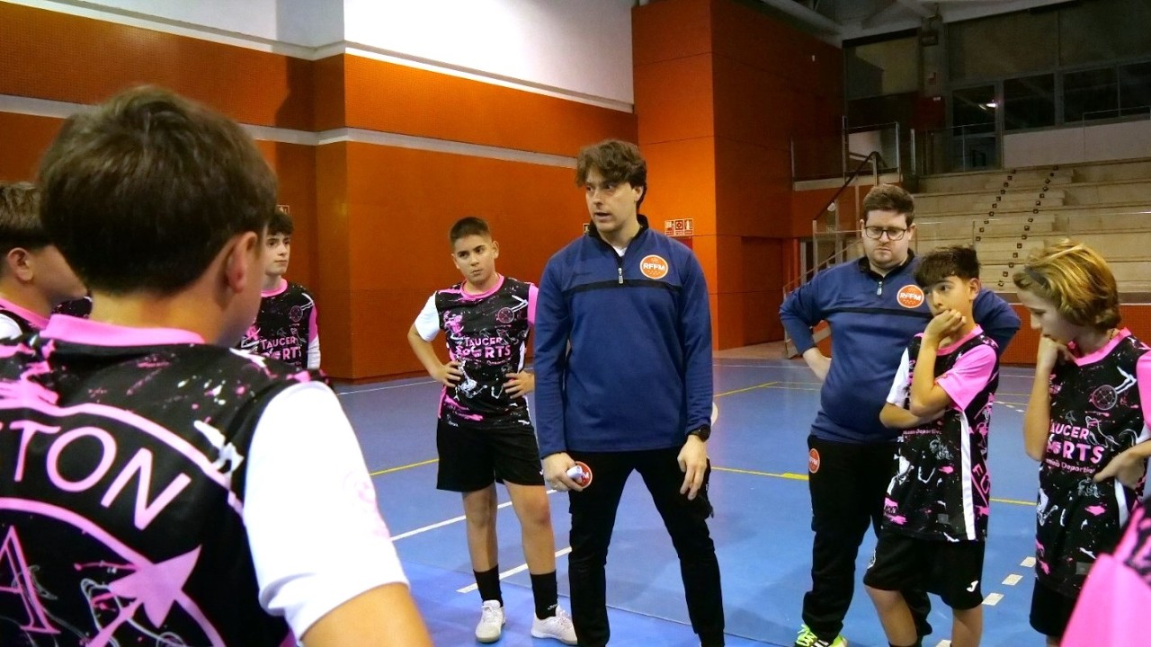 Jornada de Tecnificación de fútbol sala con el CDE Aston FS en el colegio de Fomento Los Olmos