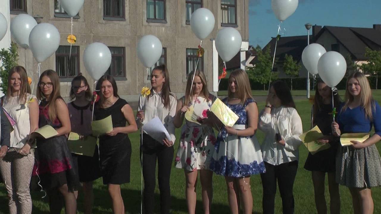Plungės Mykolo Oginskio meno mokykloje skambėjo džiugūs sveikinimai, muzika.