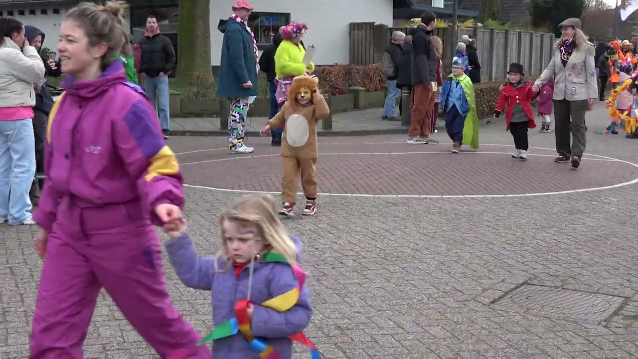 2026 02 13 Kinder carnaval Casteren  8min
