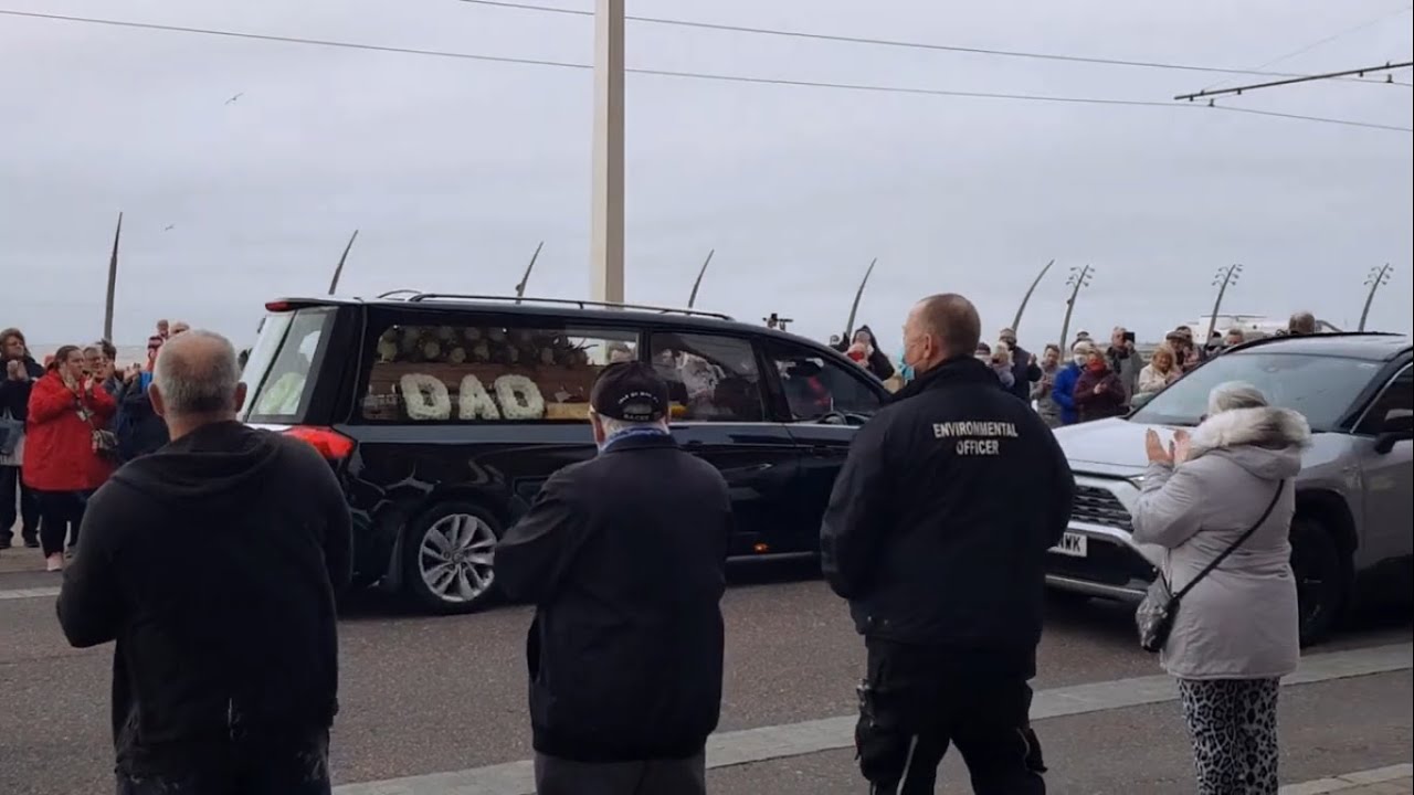 Блэкпул в прошлом - Похороны Бобби Болла - Огромные штормовые волны - Старая Северная набережная ...