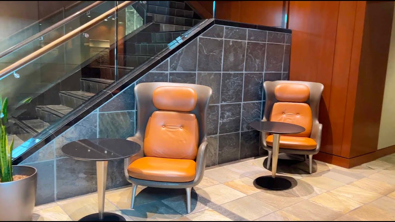 MAPLE LEAF LOUNGE YVR REVIEW 🇨🇦 AIR CANADA VANCOUVER AIRPORT DOMESTIC | LUXURY TRAVEL