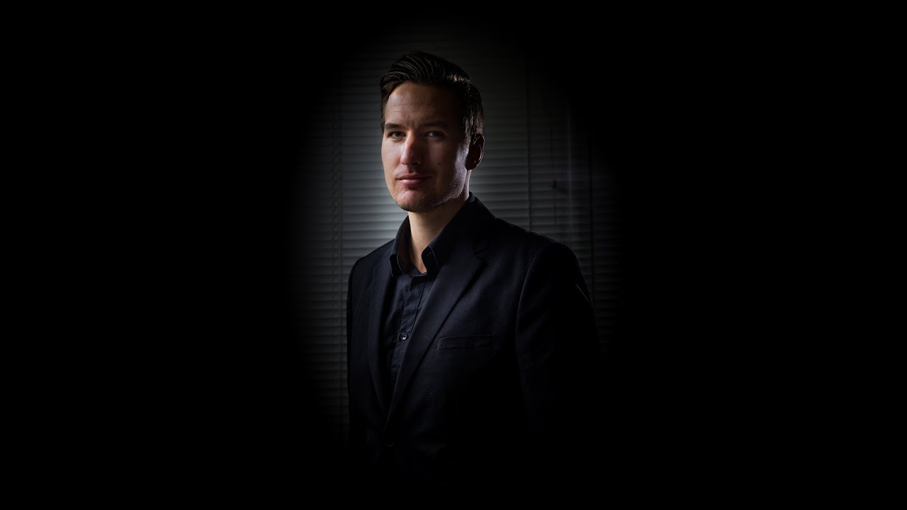 Dramatic Portrait Using Natural Window Light