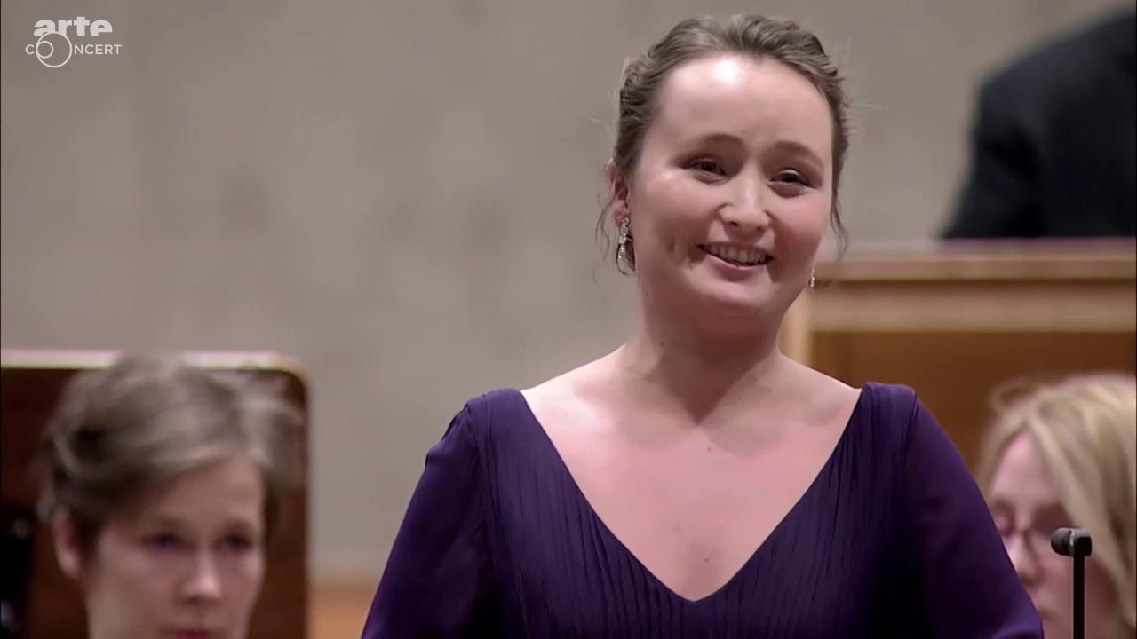 Virtuoso Julia Lezhneva exhibits her Endless Breath (up to 20-sec long) alongside Dmitry Sinkovsky