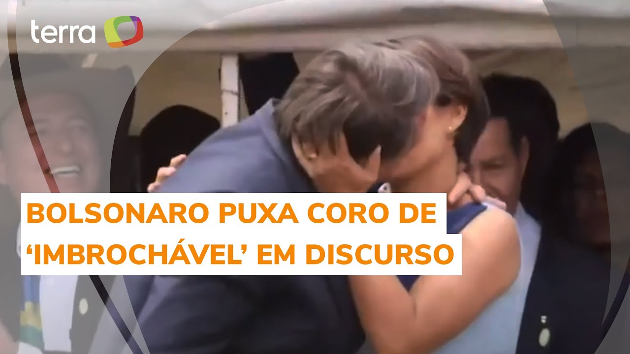 Após beijar Michelle, Bolsonaro puxa coro de 