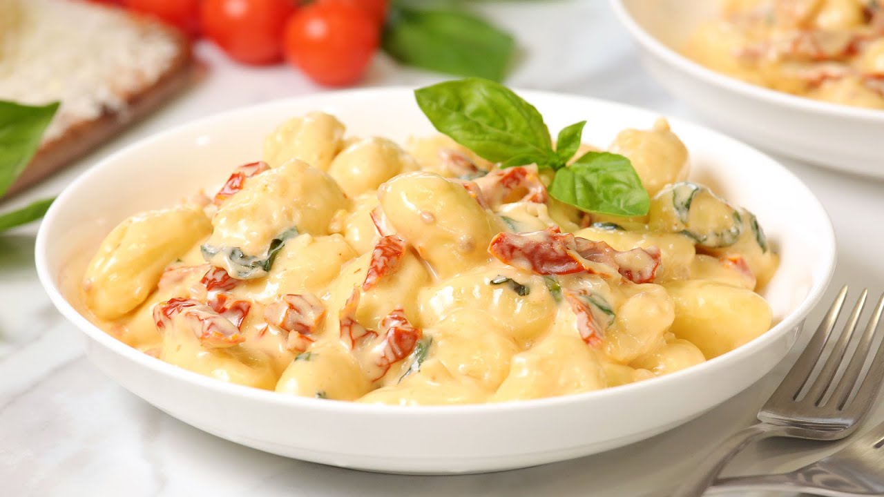 15 Minute Sun-Dried Tomato & Basil Gnocchi