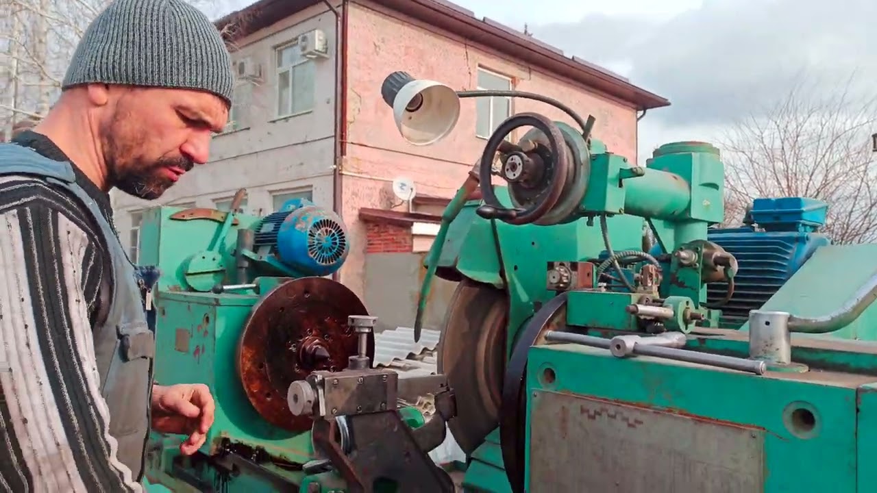 Круглошлифовальный станок 3д4230.