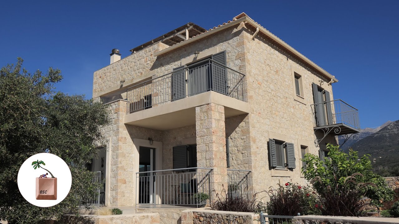 Brand new villa with pool, located above Kardamyli viewpoint