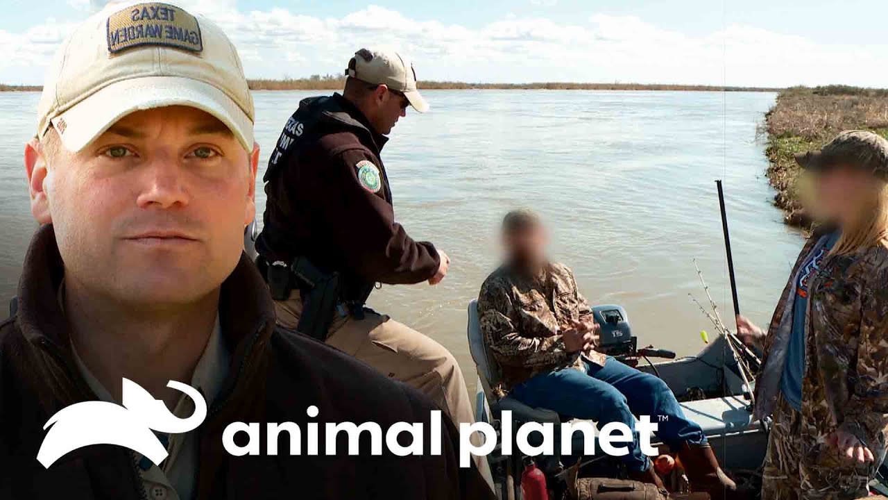 Conoce la ardua labor de un guardián de caza y pesca | Guardianes de Texas | Animal Planet