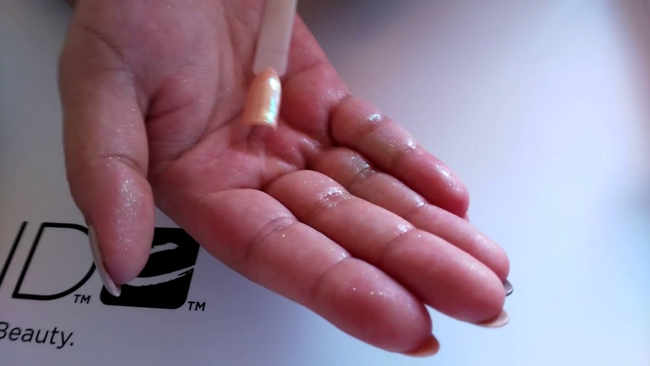 How to use CND&trade; Shellac&trade; and AURORA powder