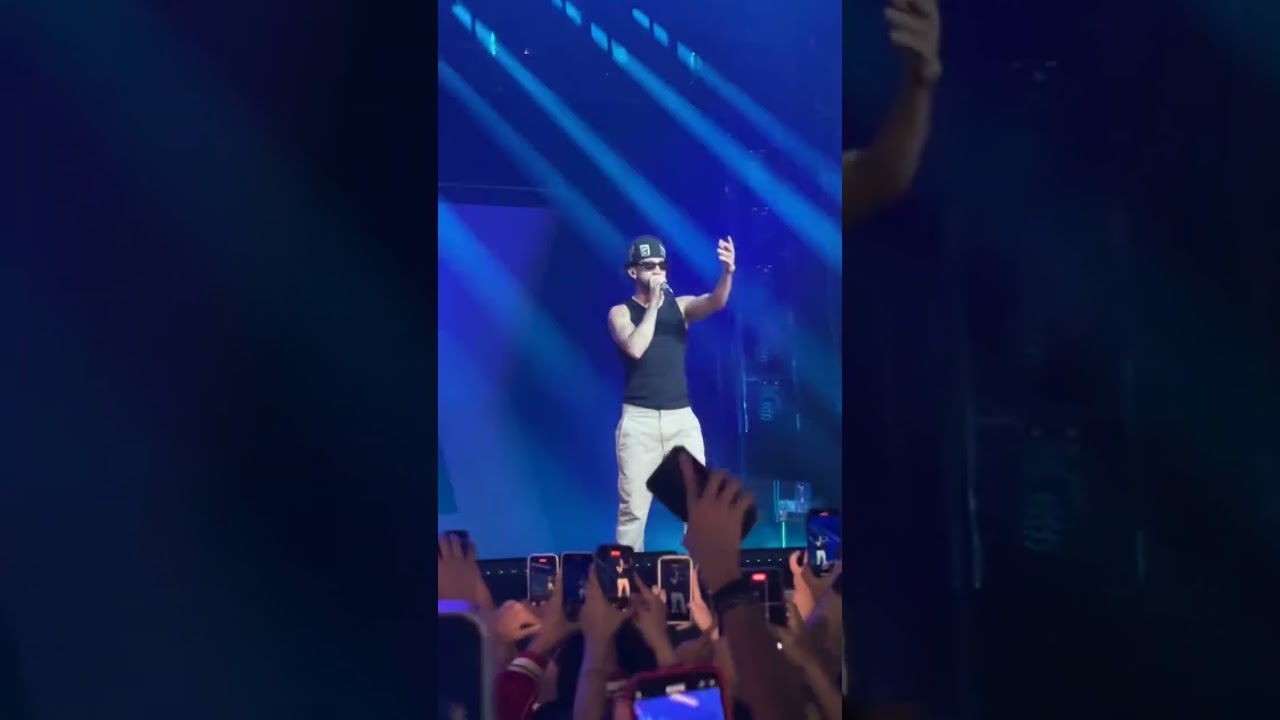 TUYO MORA - palacio de los deportes CDMX 