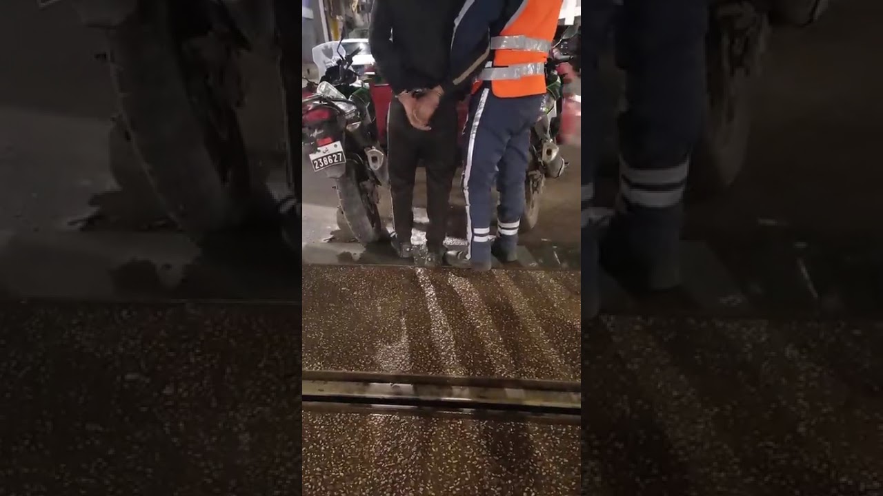 مباشرة من الدارالبيضاء....لحظة إيقاف مشتبه به بالسرقة بعد مطاردته لأشخاص ومحاولة سرقتهم