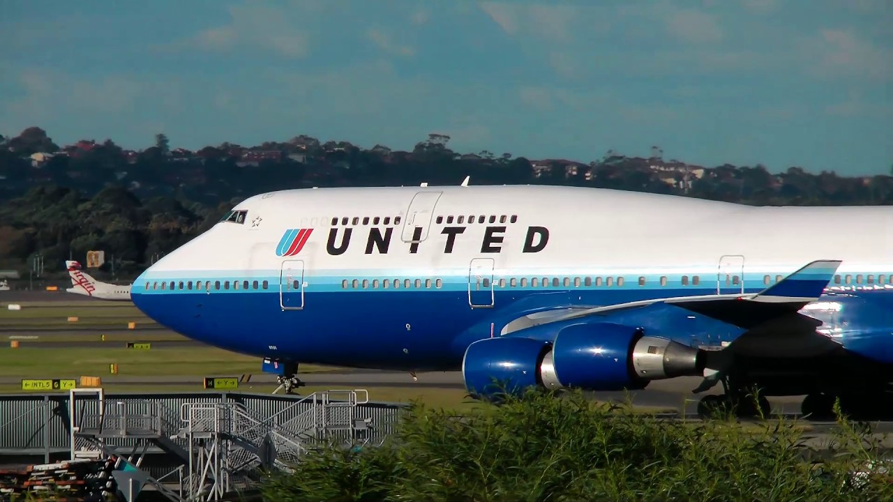 United 747-400 - The Old Blue Livery