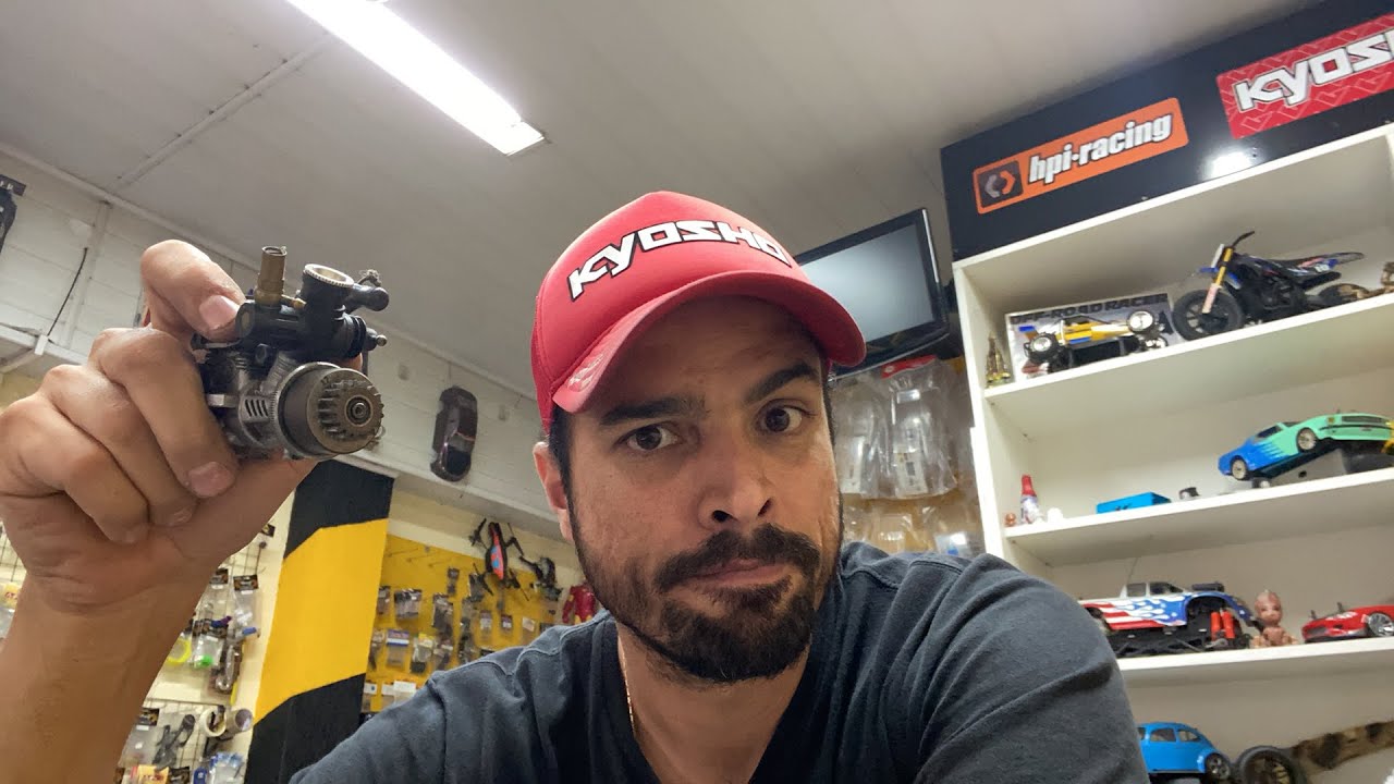 Como regular a distância do motor e da engrenagem?