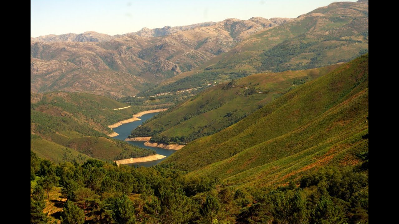 Fotos de: Portugal - Paisaje - Camino a Peneda desde Soajo