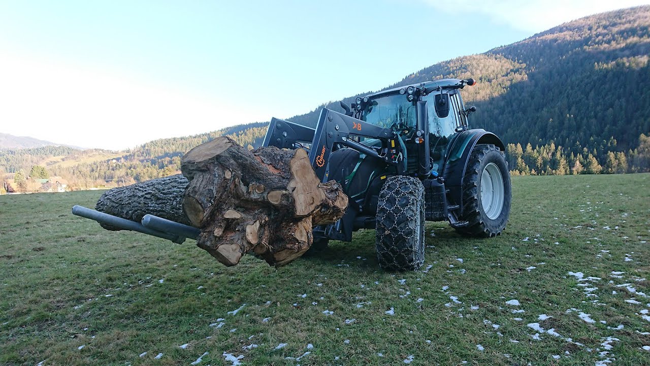 VALTRA, DEUTZ FAHR, JCB  VS  WALNUT TREE