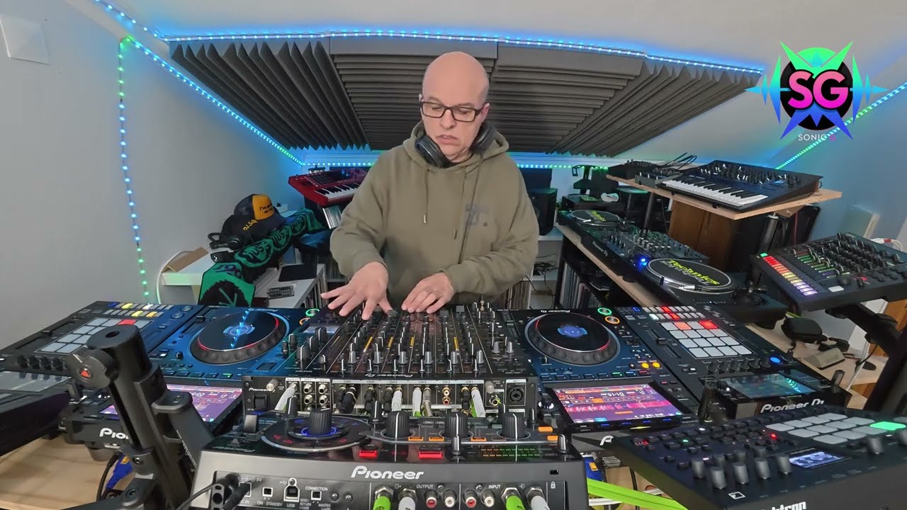 DJ studio hybrid setup