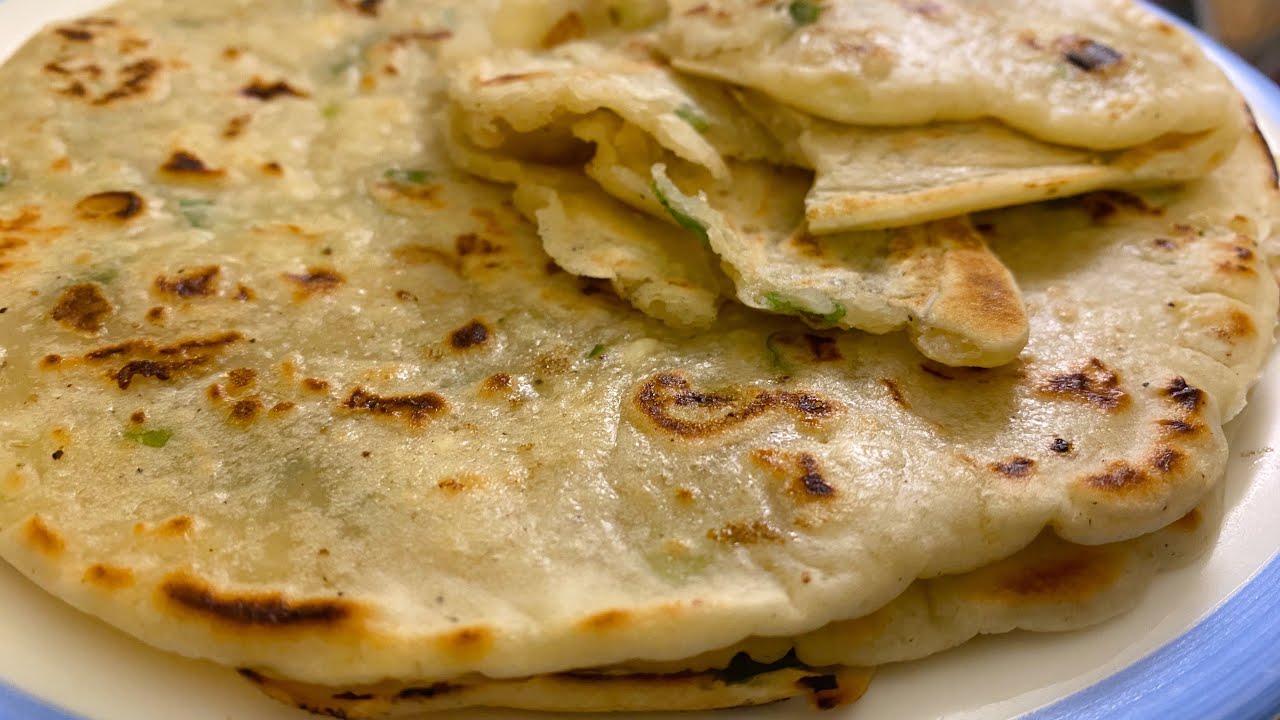 Pain plat à l’ail avec une pâte liquide, recette simple et rapide
