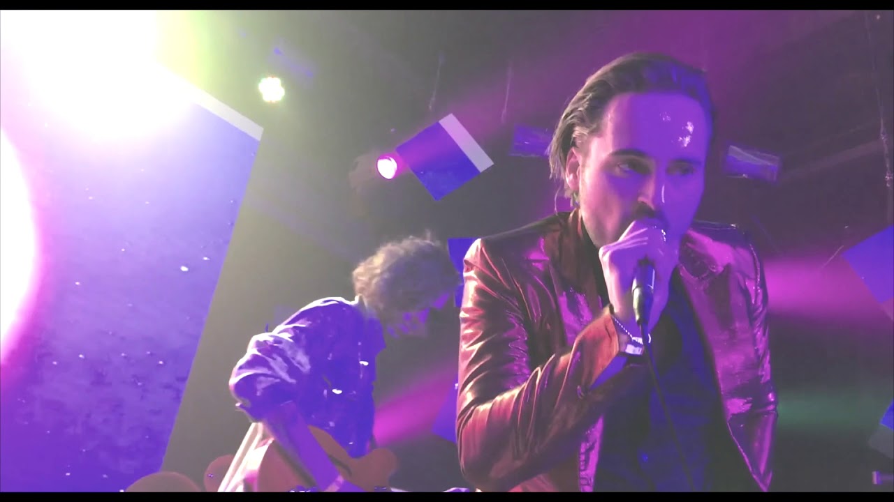 FM-84 & Ollie Wride : Don't Want To Change Your Mind (Live 2017 - Los Angeles)