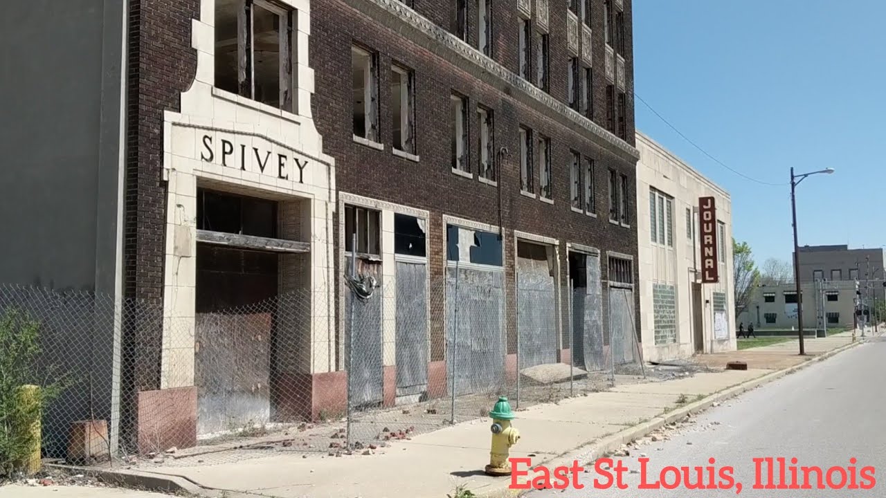 Exploring Abandoned Buildings in East St Louis