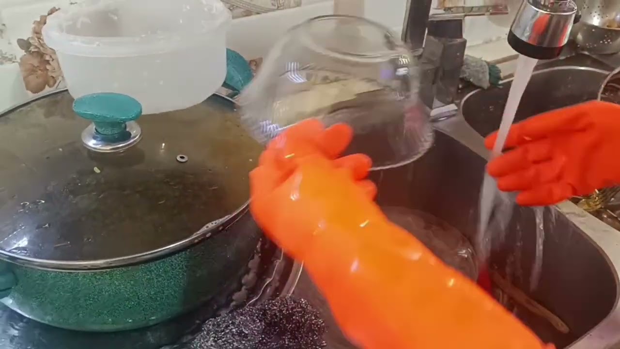 Wash the dishes1🥣