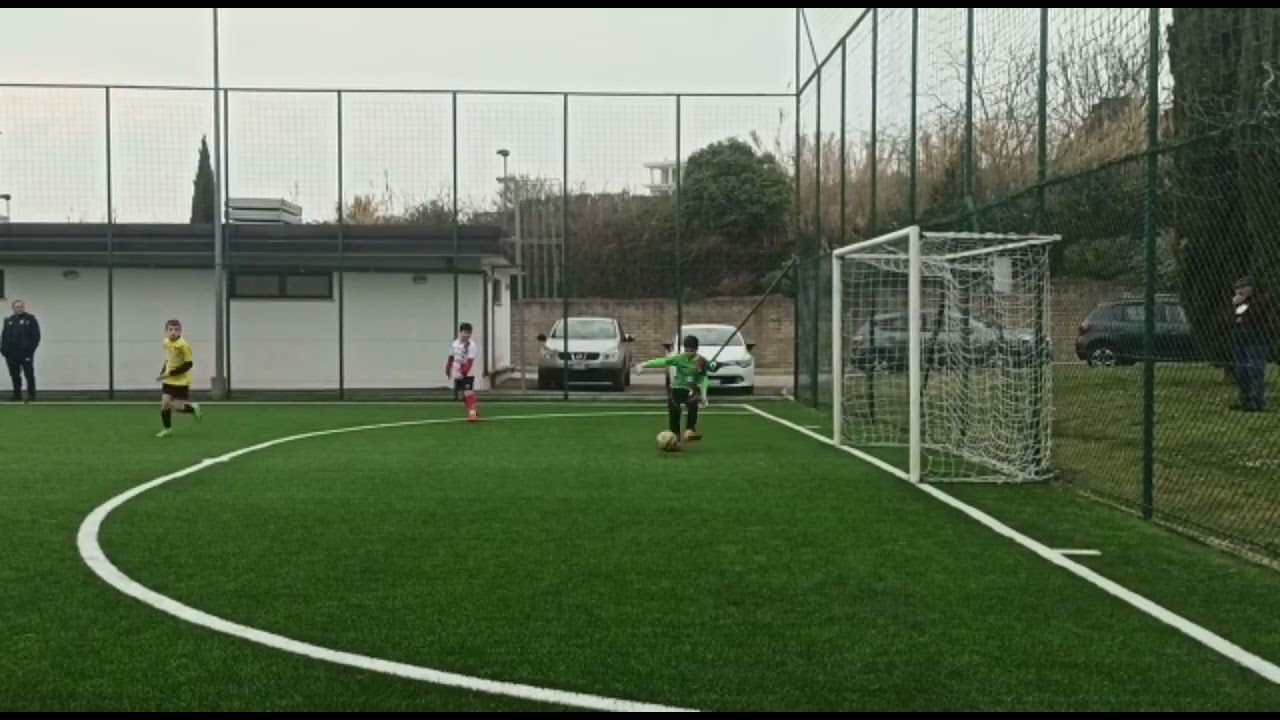 Dany13 il numero #1 piccolo grande Portiere calcio. bravo bravissimo spiderman forte fortissimo top!