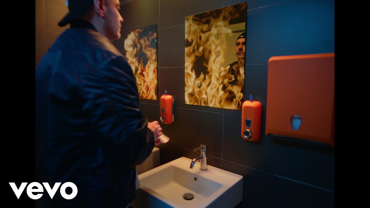 Fabri Fibra, Gaia, Massimo Pericolo - Salsa Piccante (Official Visual Video)