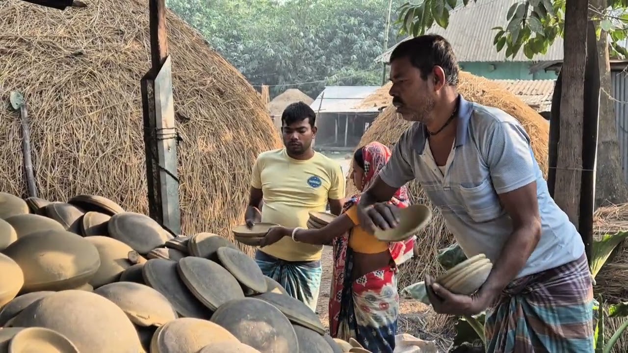 মাটি সংকটে বিলুপ্তির পথে গ্রাম বাংলার হাজার বছরের মৃৎশিল্প