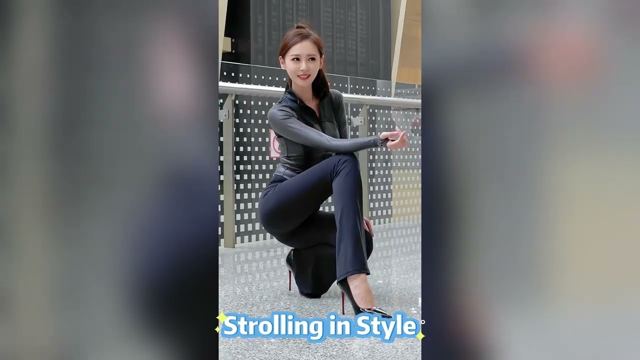 Strolling in Style18: Urban Aesthetic & Trendy Street Fashion