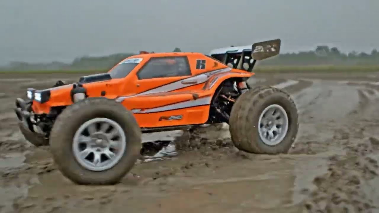 2WD RC Buggy Drift on Rain-Soaked Slippery Soil – Light Rain Challenge