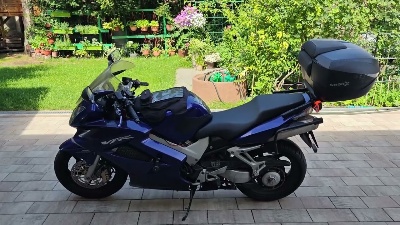 FZS 600 - Nowy motocykl - Honda VFR 800 VTEC C-ABS - prezentacja.